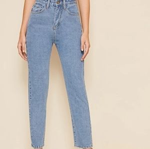 High Waisted Mom Jean's Bleach Wash